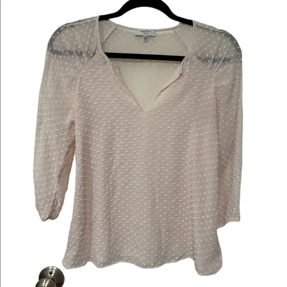 Babaton Baby Pink Polka Dot Blouse XXS 
Condition 7/10 no flaws - tag is removed